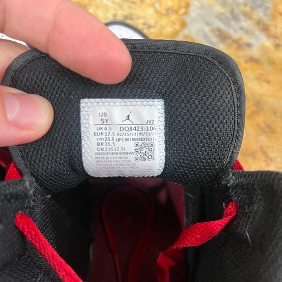 Jordan 1 size 5 - Picture 10 of 10